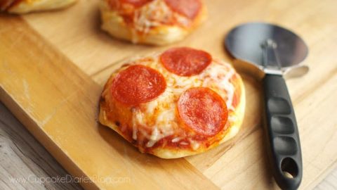 Easy Mini Biscuit Pizzas Recipe Cupcake Diaries