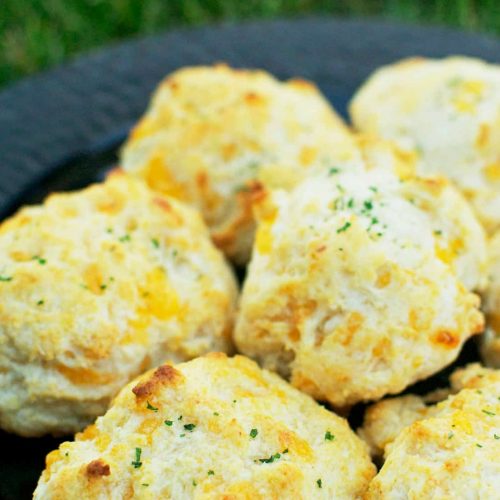 Copycat Red Lobster Cheddar Bay Biscuits - Cupcake Diaries