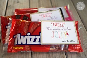 Easy Twizzlers Holiday Neighbor Gift {FREE Printable Tag!} - Cupcake ...