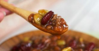 Calico Beans - A perfect side dish for family dinner or summer bbq! #CansGetYouCooking