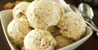 Apple Crisp Ice Cream