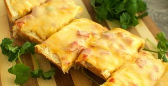 Queso French Bread - A perfect appetizer for a football party!