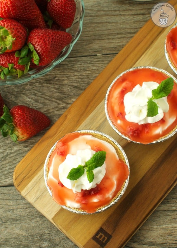 Mini No Bake Strawberry Cheesecakes - Cupcake Diaries