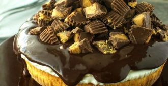 Peanut Butter Cup Cheesecake