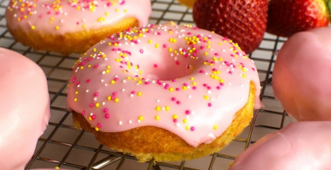 Bitten Strawberry Icing Donut with Sprinkles Straw Charm; Straw Acce –  Tangerine Daisy, LLC