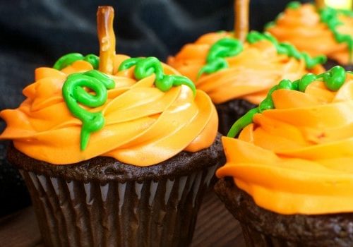https://www.cupcakediariesblog.com/wp-content/uploads/2016/09/pumpkin-patch-cupcakes-header-500x350.jpg