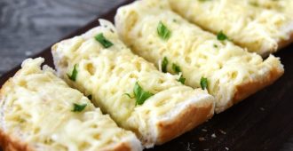 Easy Cheesy Garlic Bread