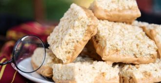 This is the treat for Harry Potter fans! Butterbeer Krispy Treats are so chewy and full of that butterbeer flavor. Perfect for a Harry Potter party!