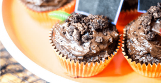 Dirt and Worms Cupcakes