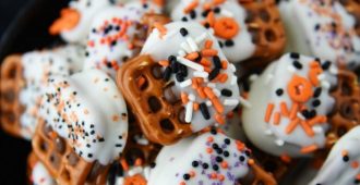 Halloween Caramel Pretzel Bites