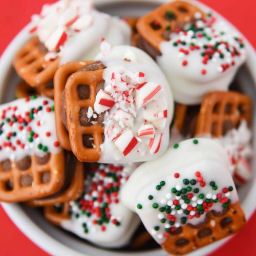 Christmas Caramel Pretzel Bites - Cupcake Diaries